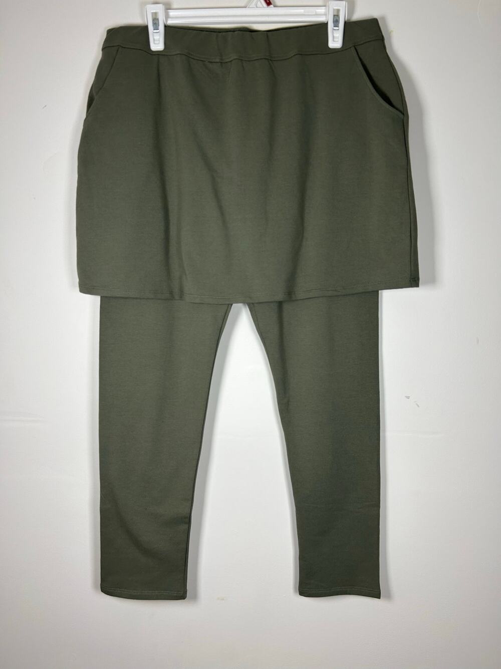 LEGACY Cropped Skirted Leggings Olive green Women’s size L workout gym running